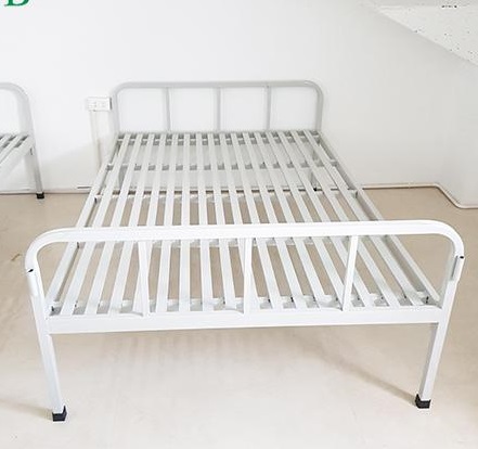 Giường sắt 1m2 x 1m9 màu trắng